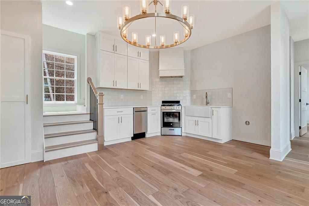 Senoia, Georgia 30276, United States, 3 Bedrooms Bedrooms, ,3 BathroomsBathrooms,Residential,Active,211156