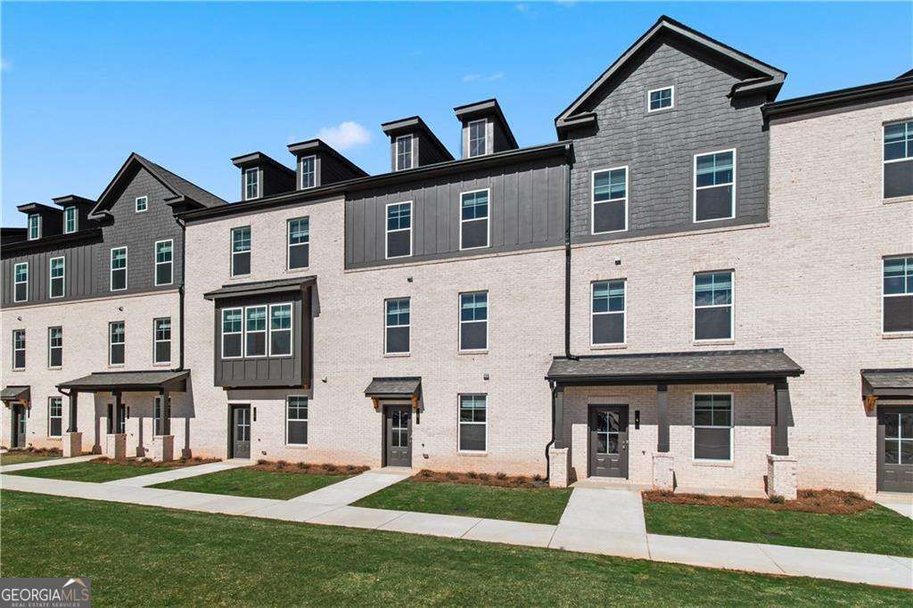 Photo of 206 Daybreak Lane, Newnan, GA 30265 (MLS # 10660945)