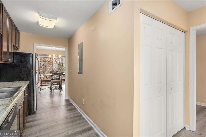 Marietta, Georgia 30067, United States, 2 Bedrooms Bedrooms, ,2 BathroomsBathrooms,Residential,Active,4300