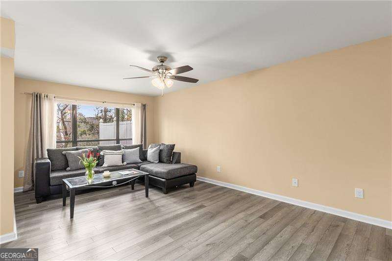 Marietta, Georgia 30067, United States, 2 Bedrooms Bedrooms, ,2 BathroomsBathrooms,Residential,Active,4300