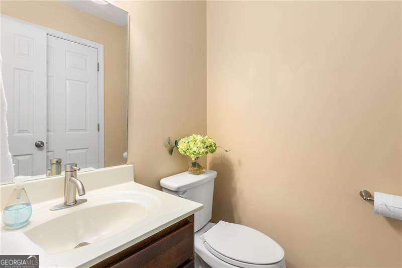 Marietta, Georgia 30067, United States, 2 Bedrooms Bedrooms, ,2 BathroomsBathrooms,Residential,Active,4300