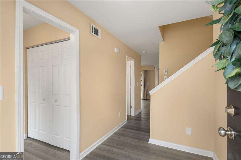 Marietta, Georgia 30067, United States, 2 Bedrooms Bedrooms, ,2 BathroomsBathrooms,Residential,Active,4300