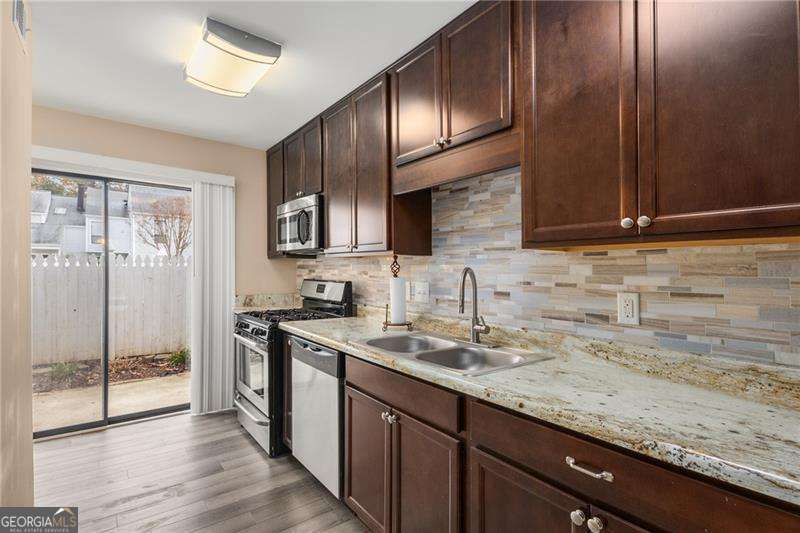 Marietta, Georgia 30067, United States, 2 Bedrooms Bedrooms, ,2 BathroomsBathrooms,Residential,Active,4300