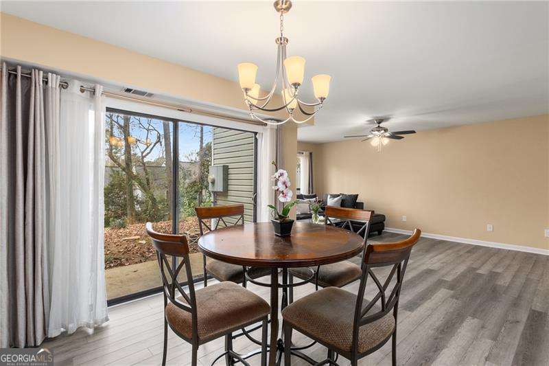 Marietta, Georgia 30067, United States, 2 Bedrooms Bedrooms, ,2 BathroomsBathrooms,Residential,Active,4300