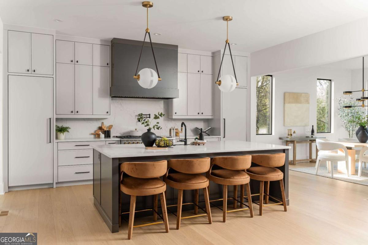 864 Amsterdam AVE NE