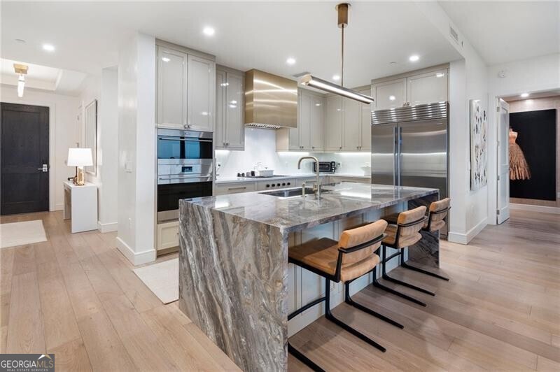 2520 Peachtree RD NW 1202