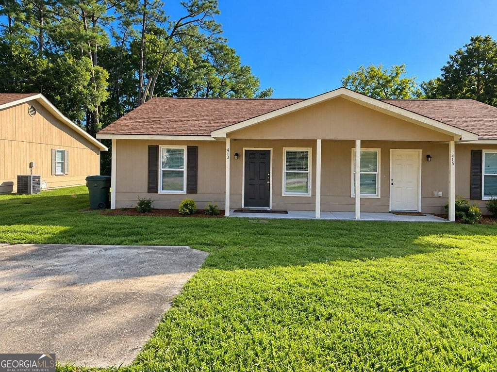 Photo of 413 S East St, Kingsland, GA 31548 (MLS # 10875086)