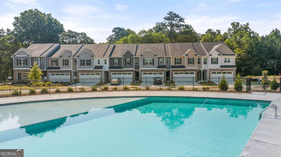 1410 Aura LN