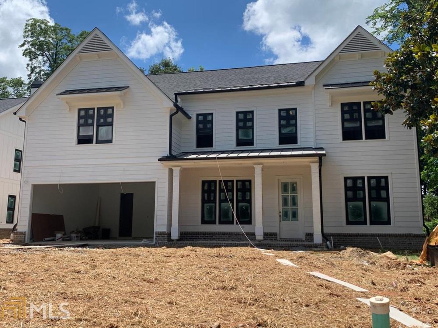 Immaculate new construction modern farmhouse in the heart of Ashford Park! Surrounded by million-dollar homes, this property is conveniently located near playgrounds, schools, MARTA, Whole Foods, Brookhaven Village, shopping, restaurants, COSTCO and all major highways.