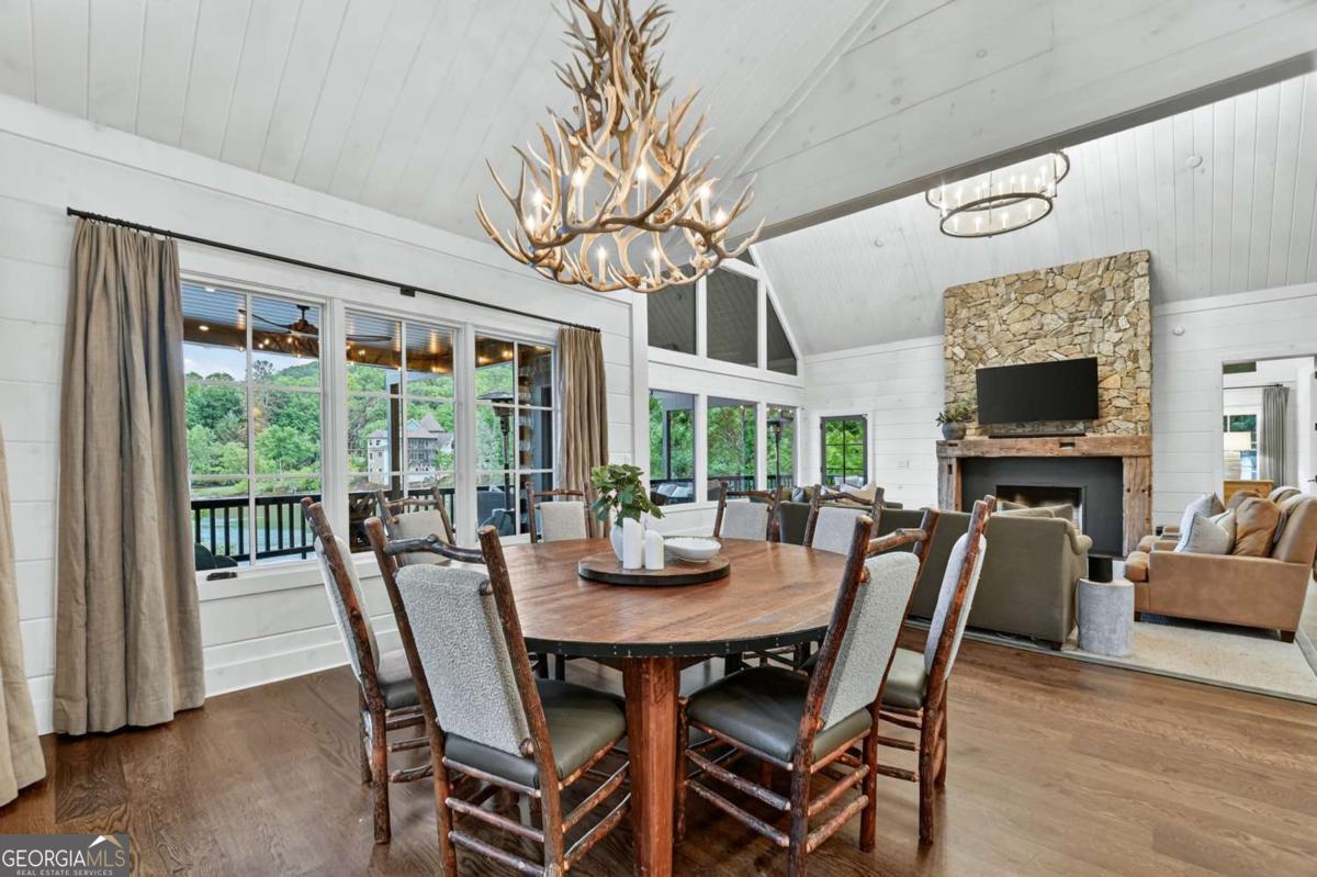 30 Cherokee LN 25,33