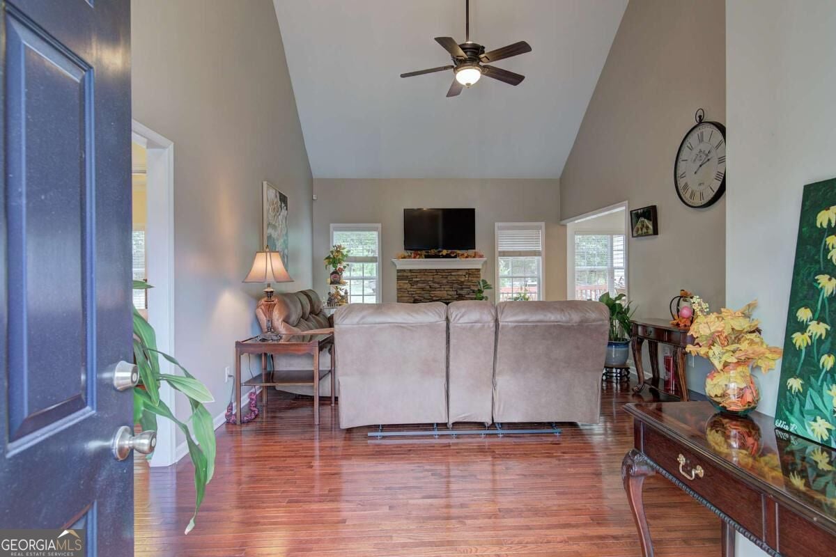 24 Lenox DR NE