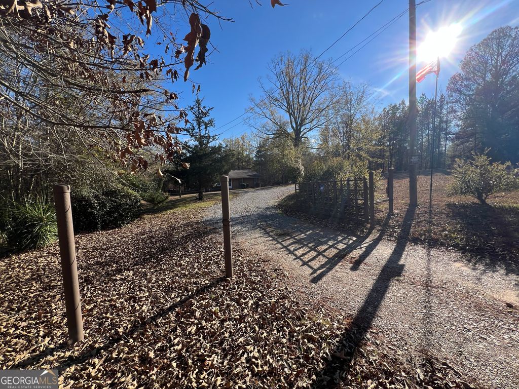 Photo of 131 Twin Bridges Road, Eatonton, GA 31024 (MLS # 10658300)