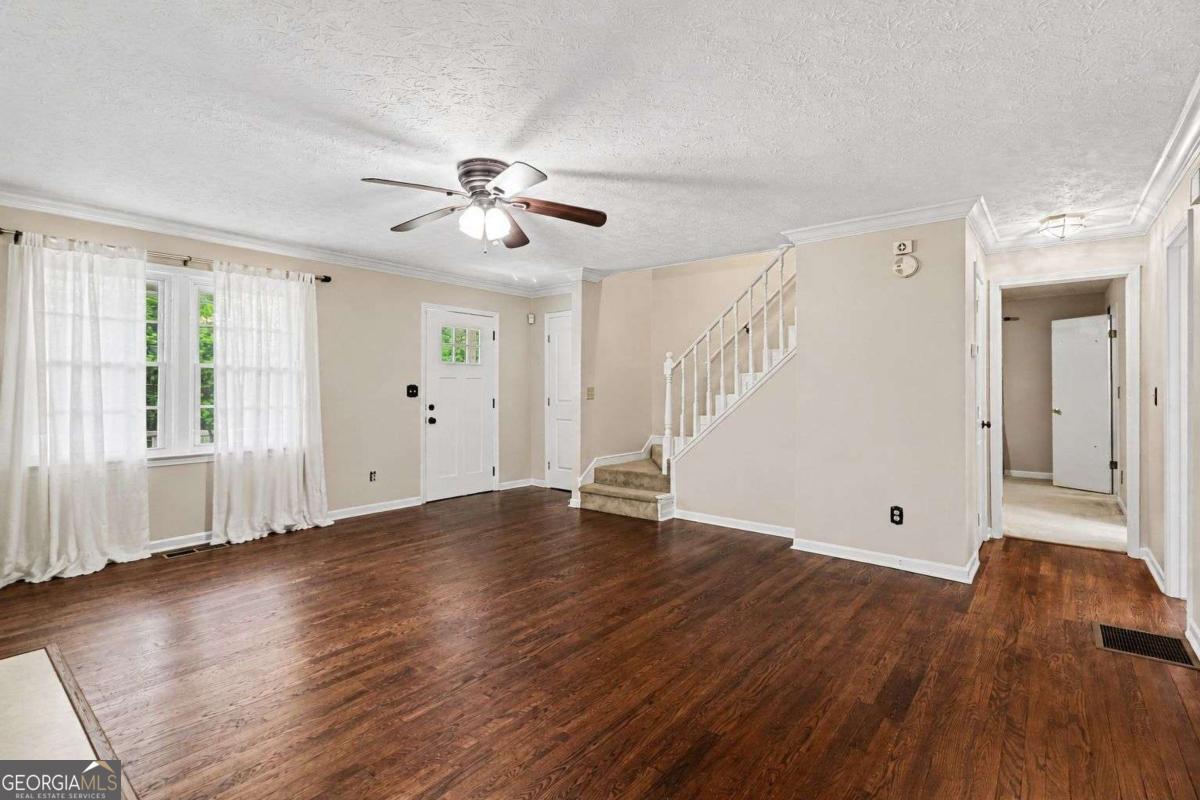 806 Valley Run DR