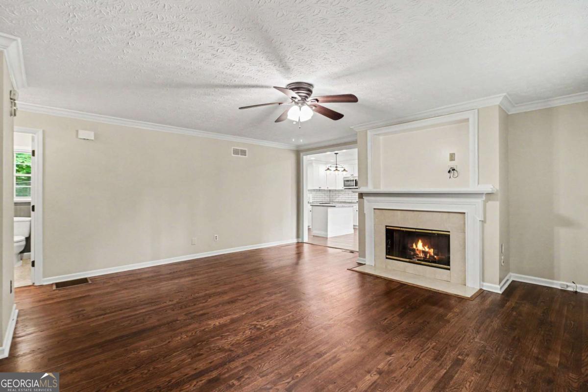 806 Valley Run DR
