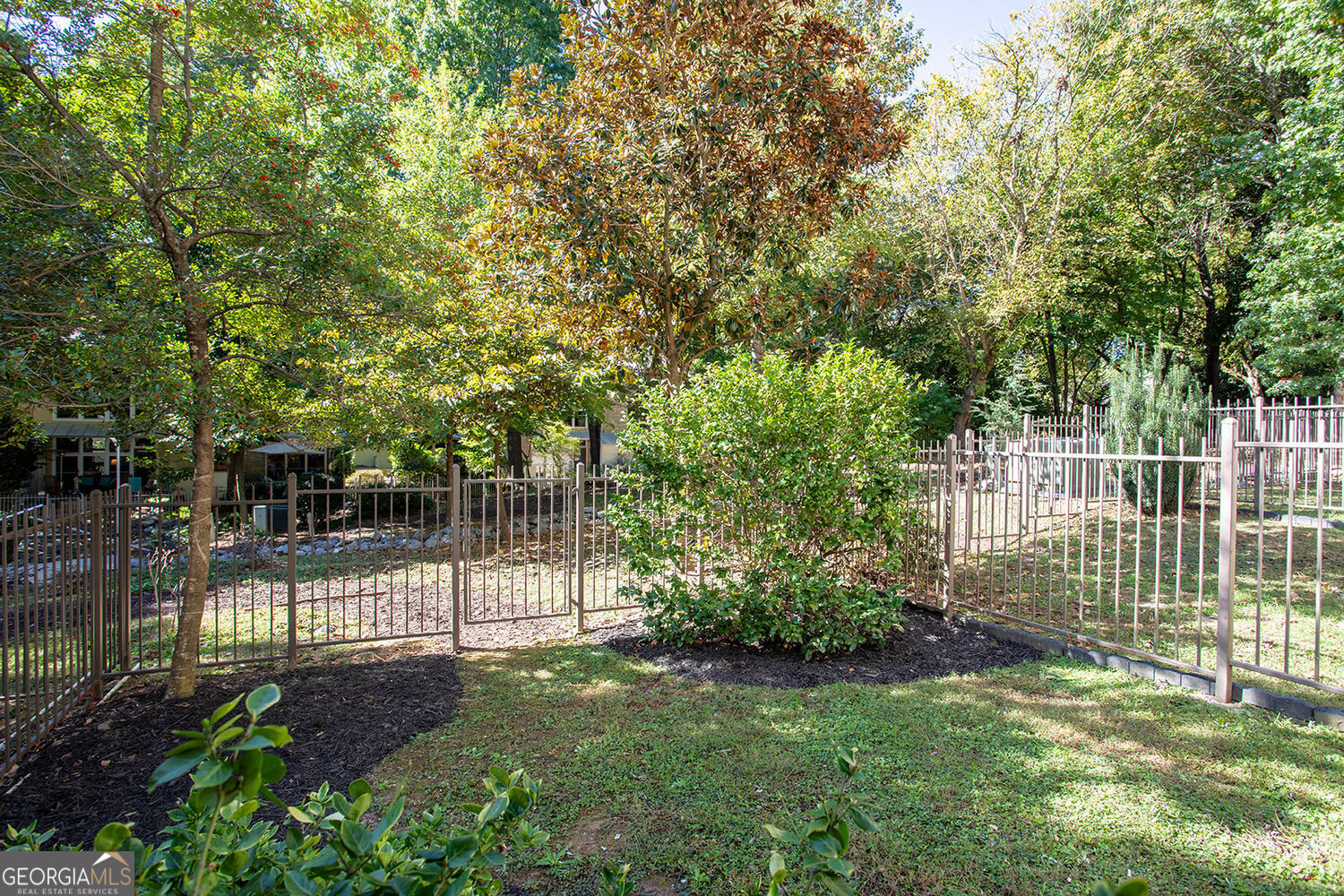 TOWNHOMES/FERNWOOD PARK - Residential