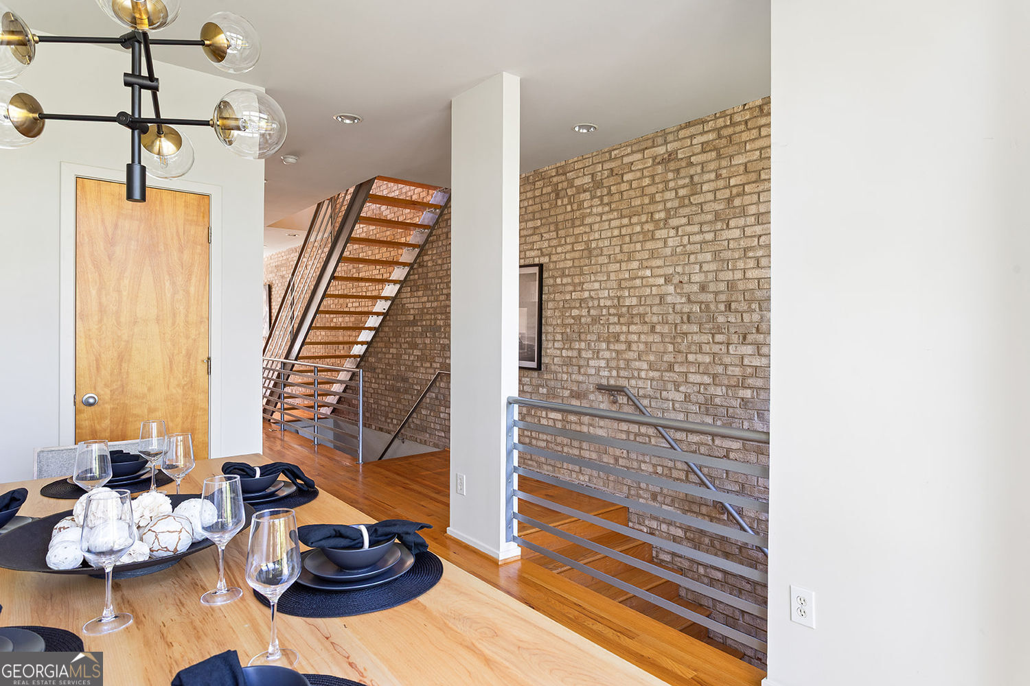 TOWNHOMES/FERNWOOD PARK - Residential