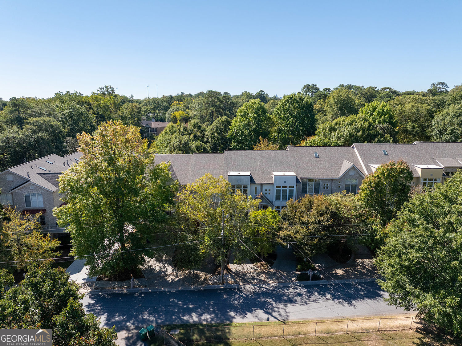 TOWNHOMES/FERNWOOD PARK - Residential