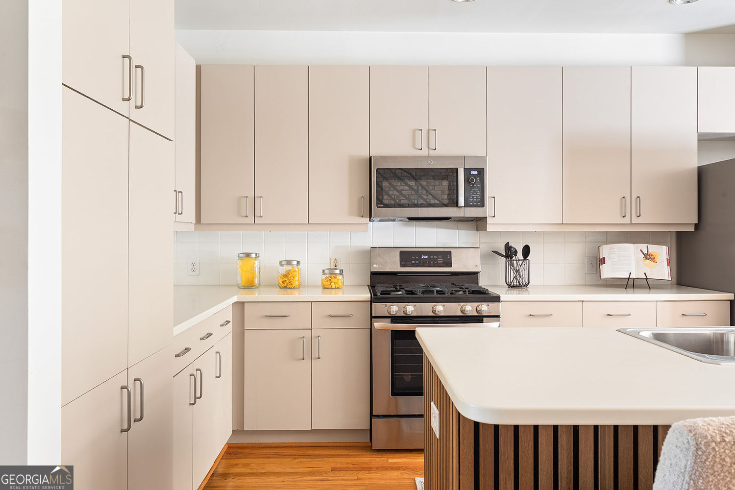 TOWNHOMES/FERNWOOD PARK - Residential