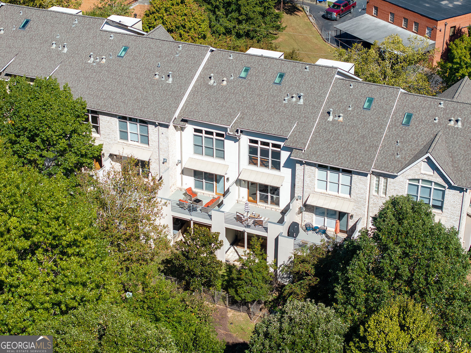 TOWNHOMES/FERNWOOD PARK - Residential