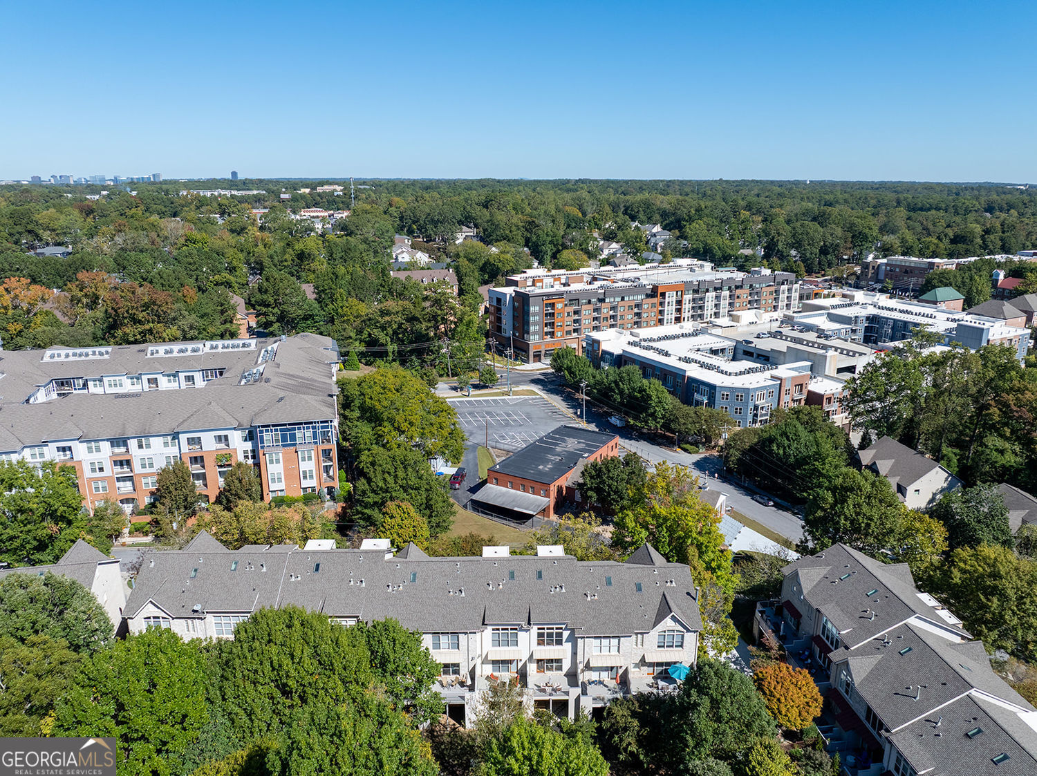 TOWNHOMES/FERNWOOD PARK - Residential