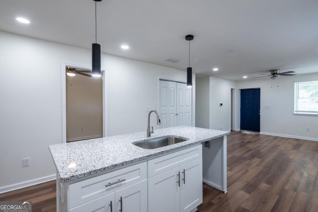 Photo of 450 PAINES Avenue NW, Atlanta, GA 30318 (MLS # 10625259)