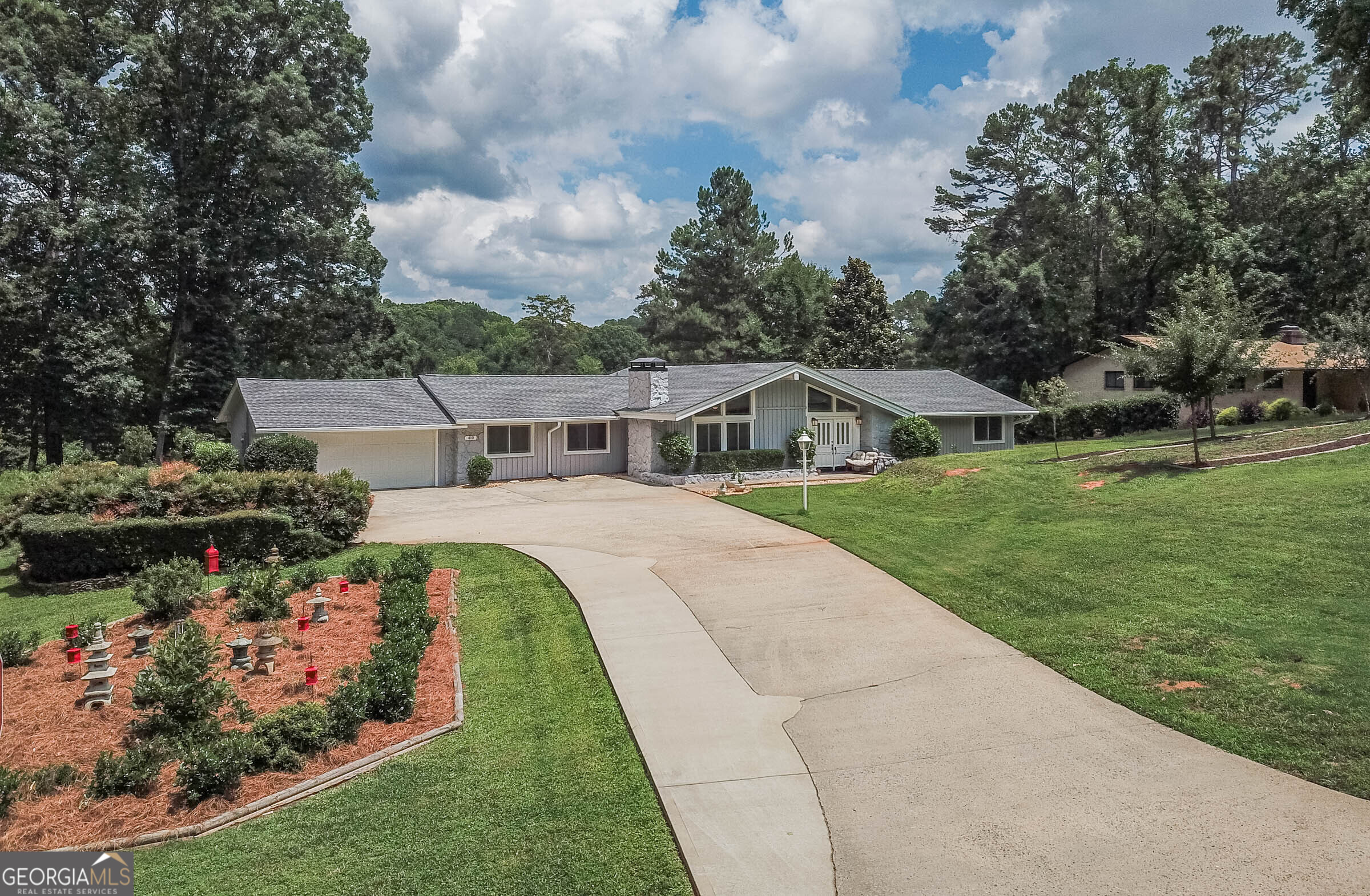 410 Golf View DR