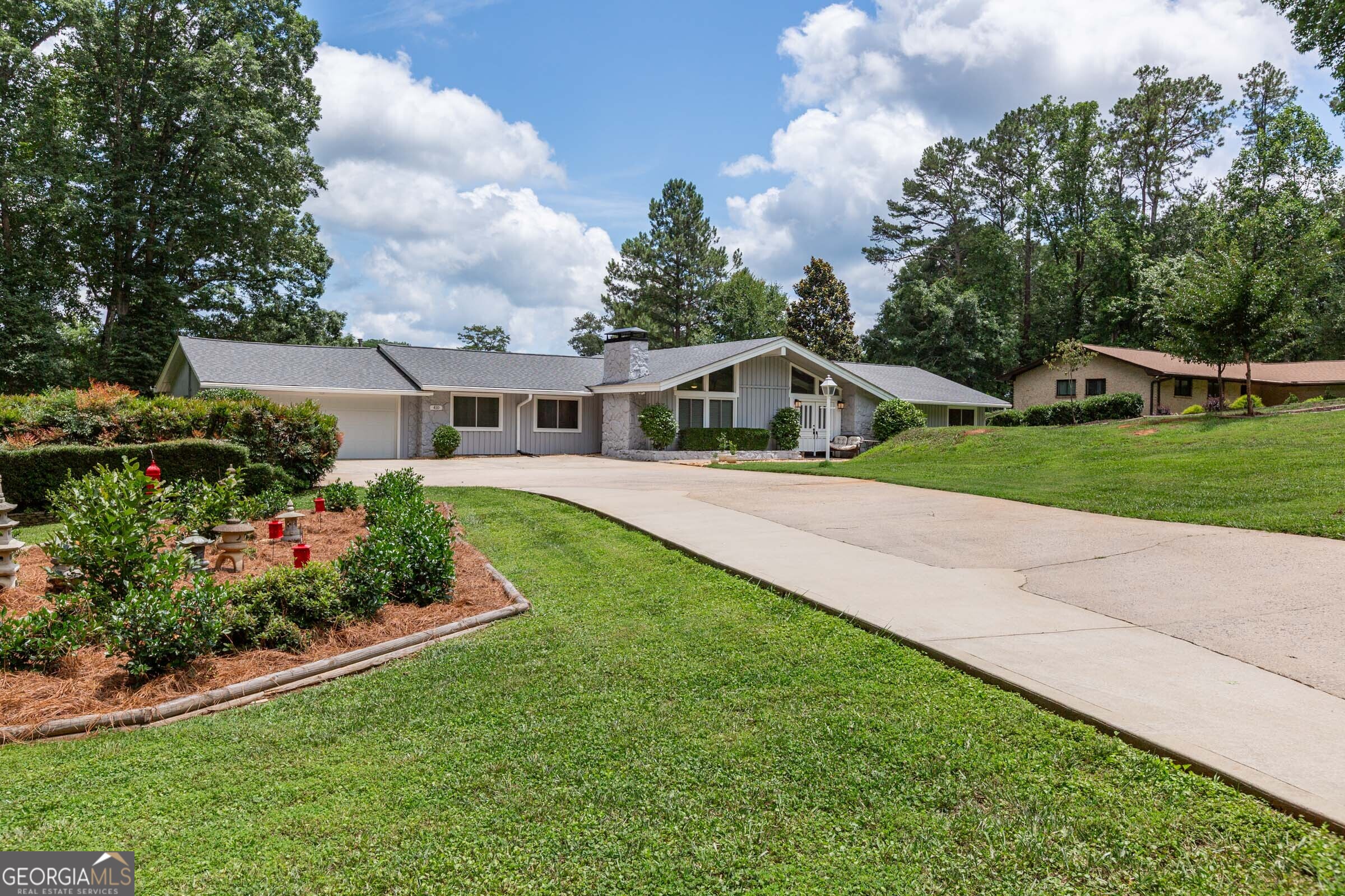 410 Golf View DR
