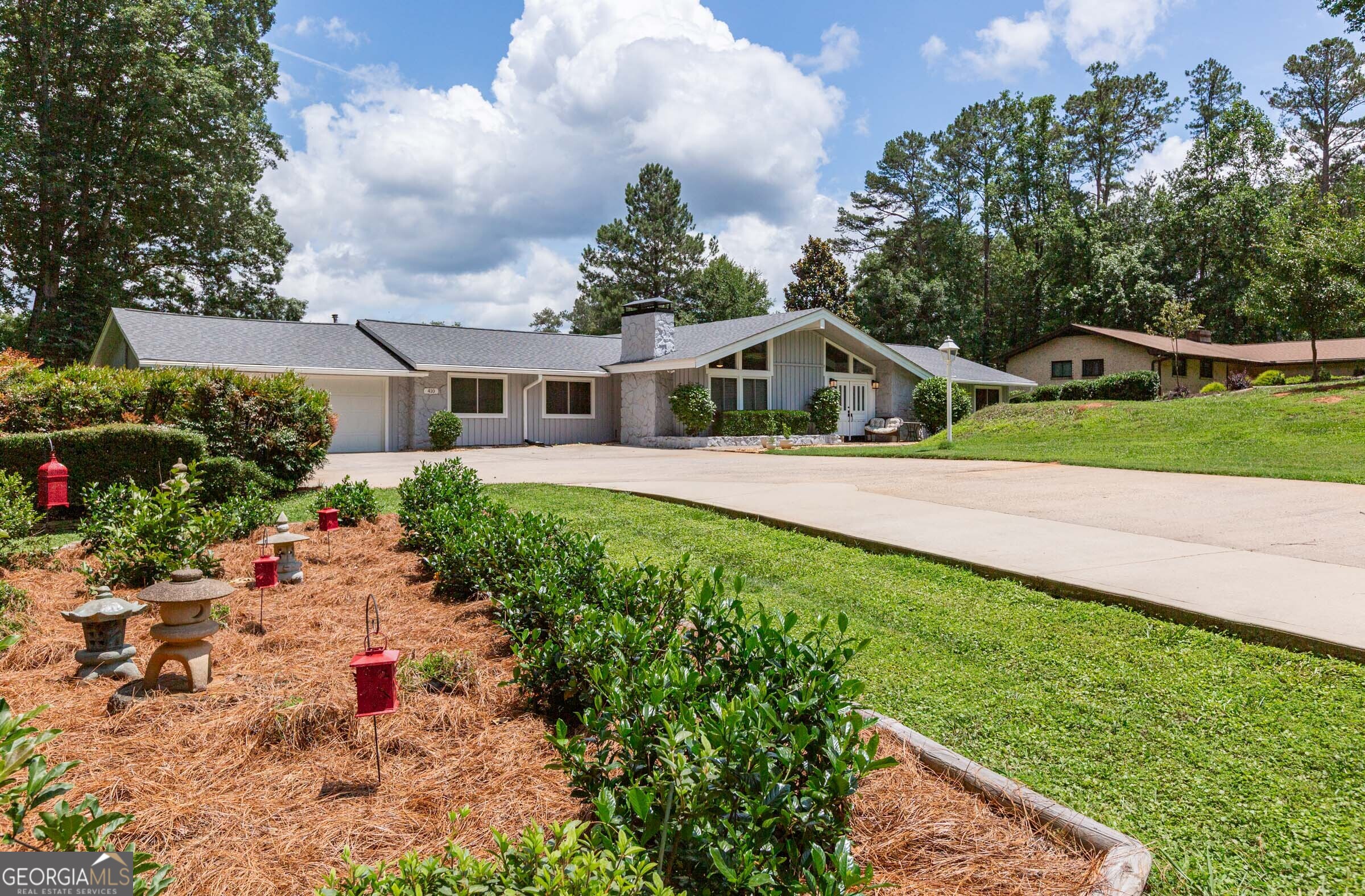 410 Golf View DR