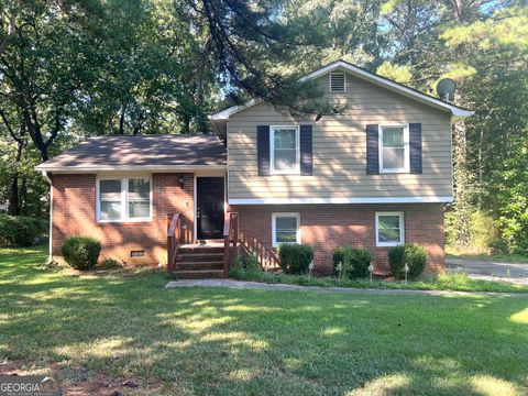 140 Triple Crown LN Ellenwood GA 30294