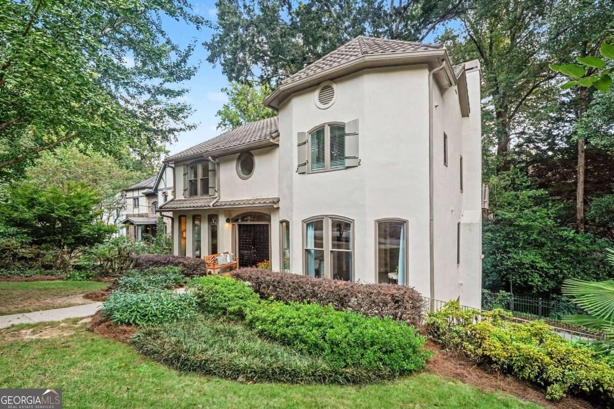 700 Elkmont DR NE