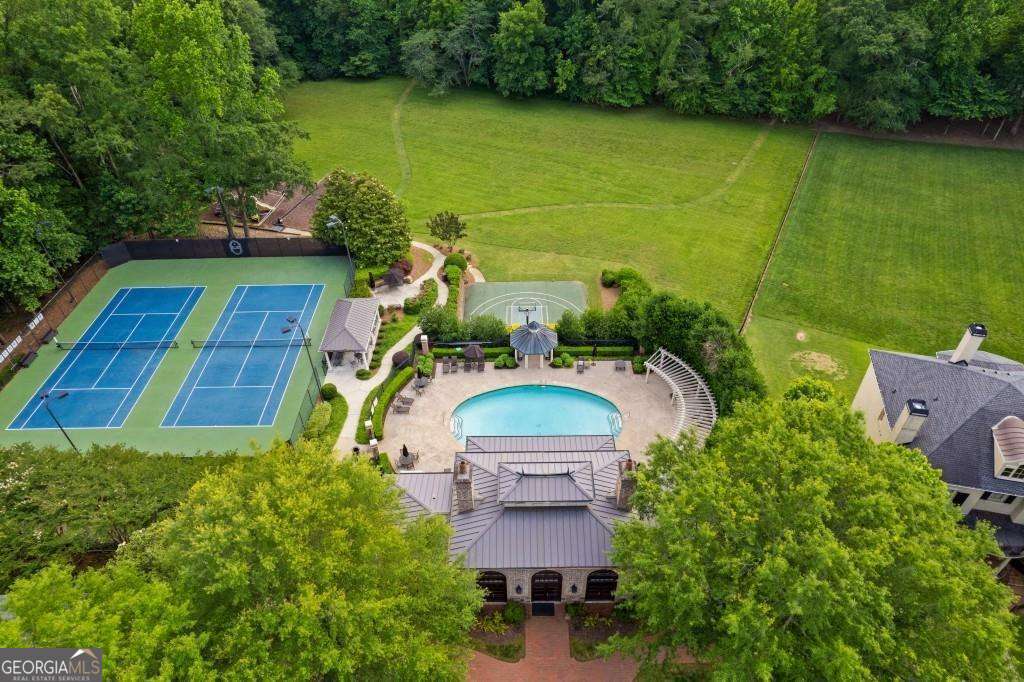 3119 W Addison DR