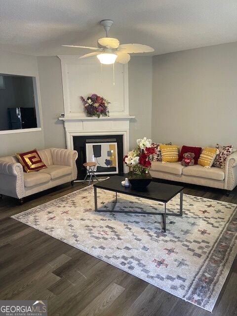 2721 Parkway TRL