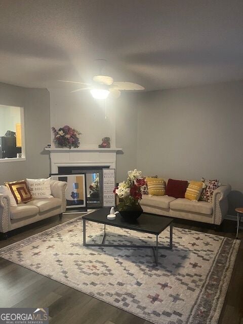 2721 Parkway TRL