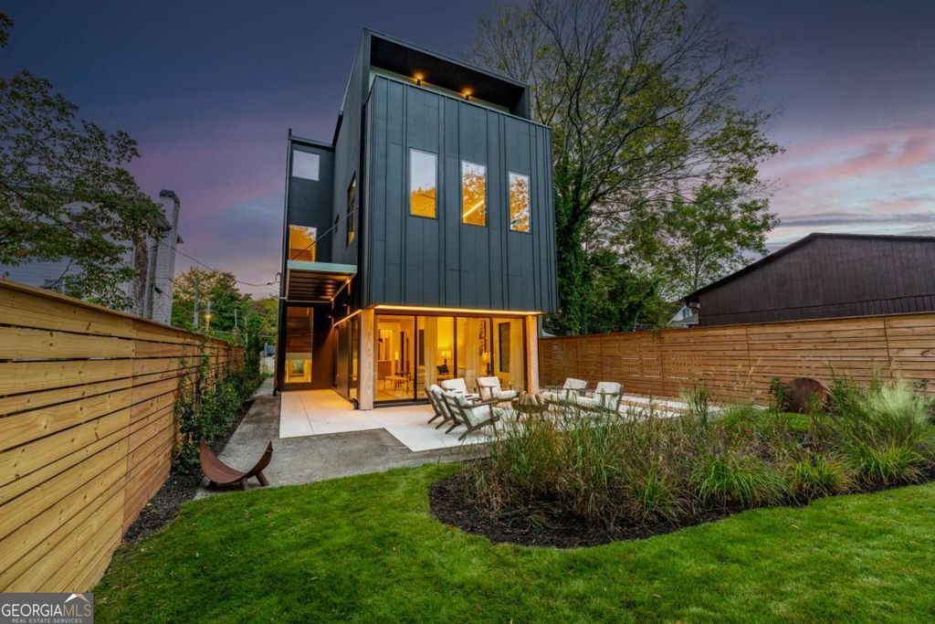 Photo of 787 Bonaventure Avenue NE, Atlanta, GA 30306 (MLS # 10625697)