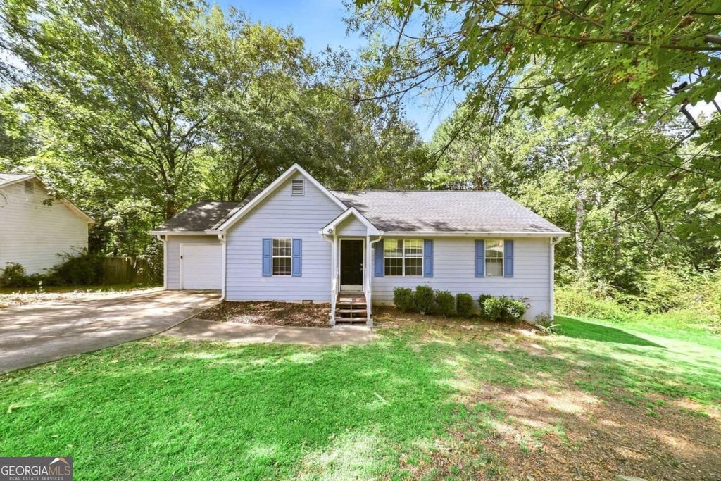 Photo of 189 Peach Forest Place, Douglasville, GA 30134 (MLS # 10871553)