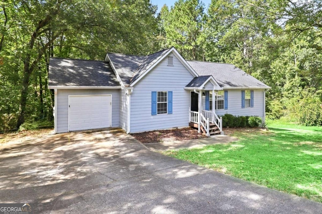 Photo of 189 Peach Forest Place, Douglasville, GA 30134 (MLS # 10871553)