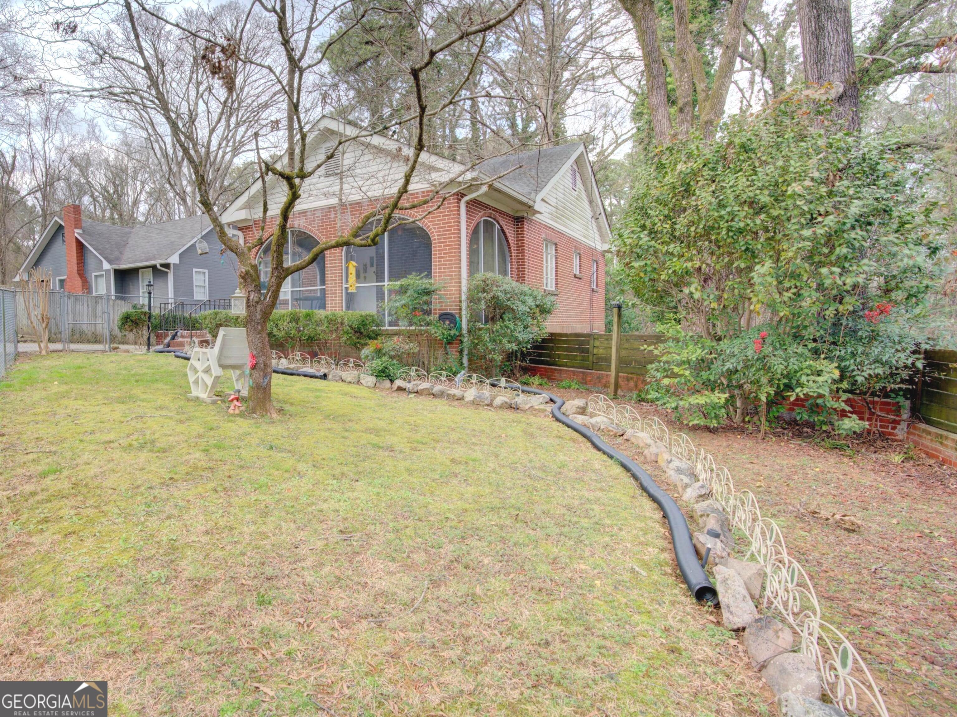 2 Lindberg DR NE