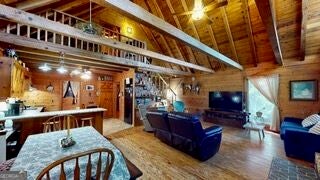 402 Sun Mountain RD