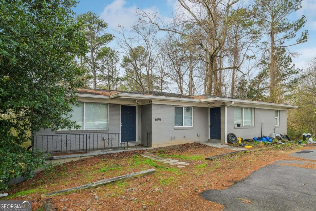 Photo of 6696 Mableton Parkway SE, Mableton, GA 30126 (MLS # 10669520)