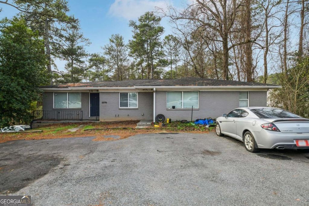 Photo of 6696 Mableton Parkway SE, Mableton, GA 30126 (MLS # 10669520)