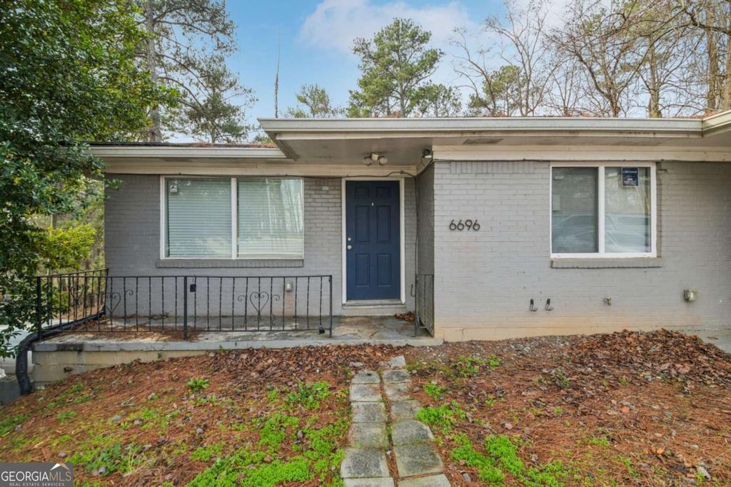 Photo of 6696 Mableton Parkway SE, Mableton, GA 30126 (MLS # 10669520)