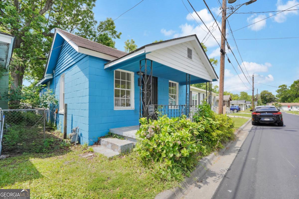 627 W 48Th ST