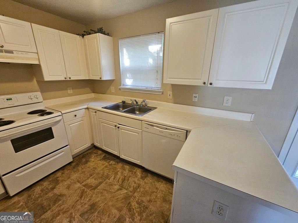 Photo of 231 Turnstone Road, Stockbridge, GA 30281 (MLS # 10872503)