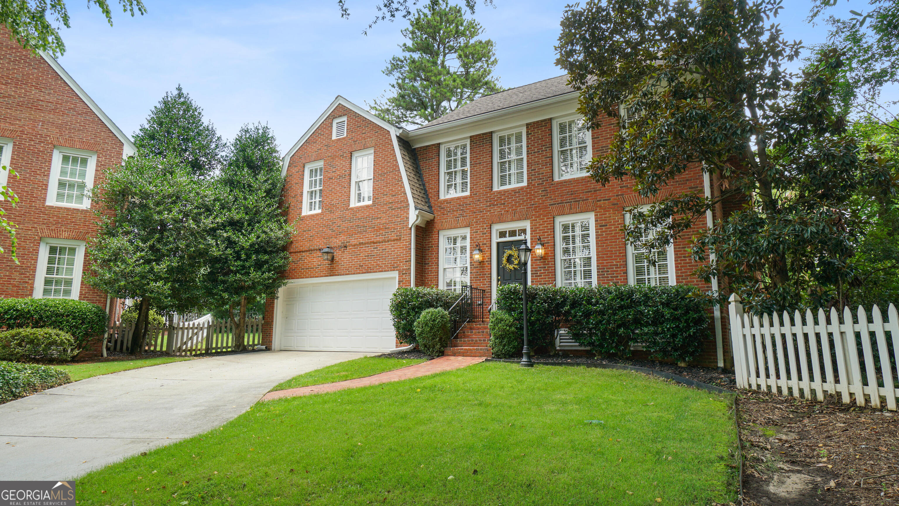1186 Village CV NE