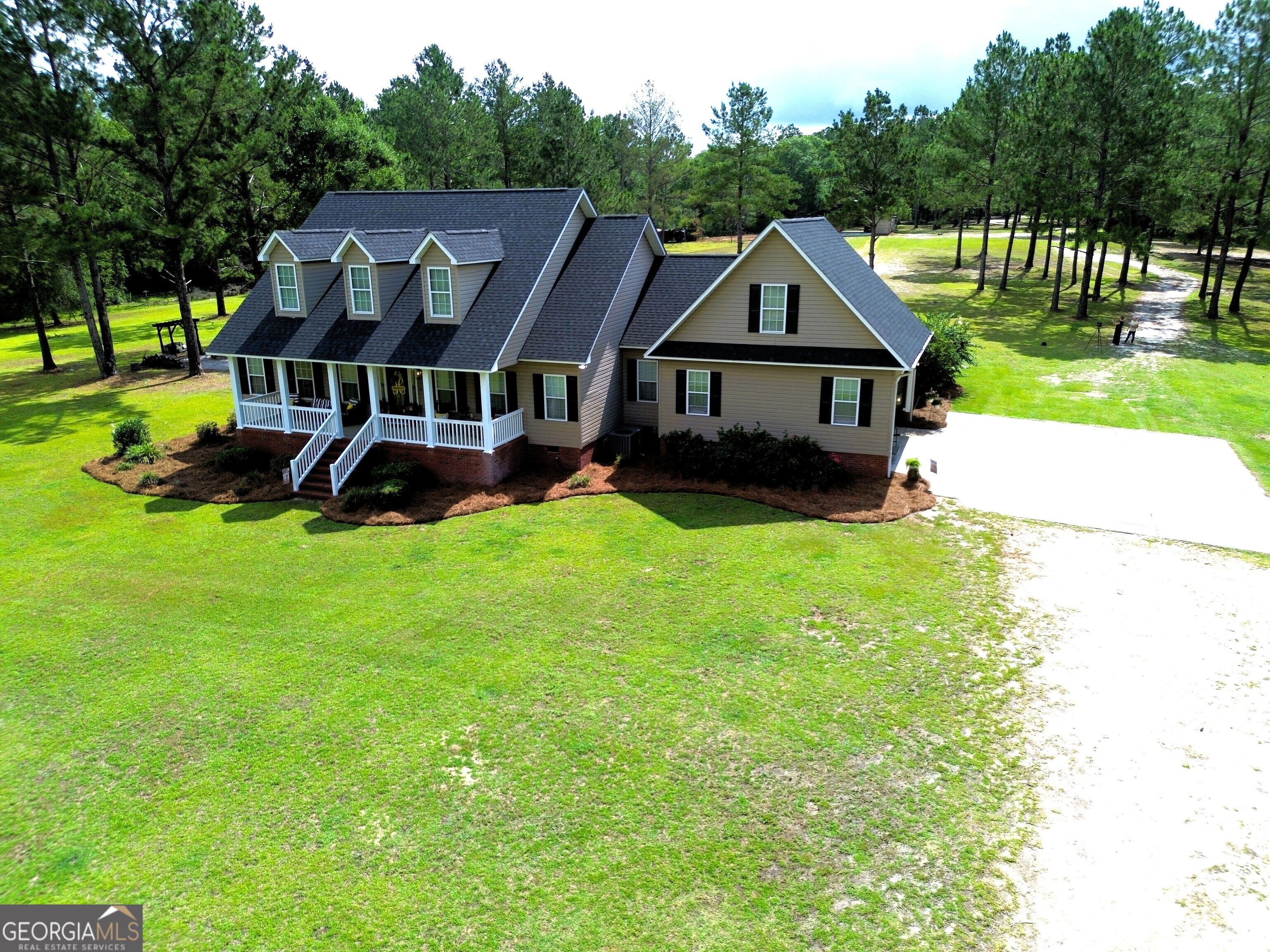 657 Halls Bridge RD