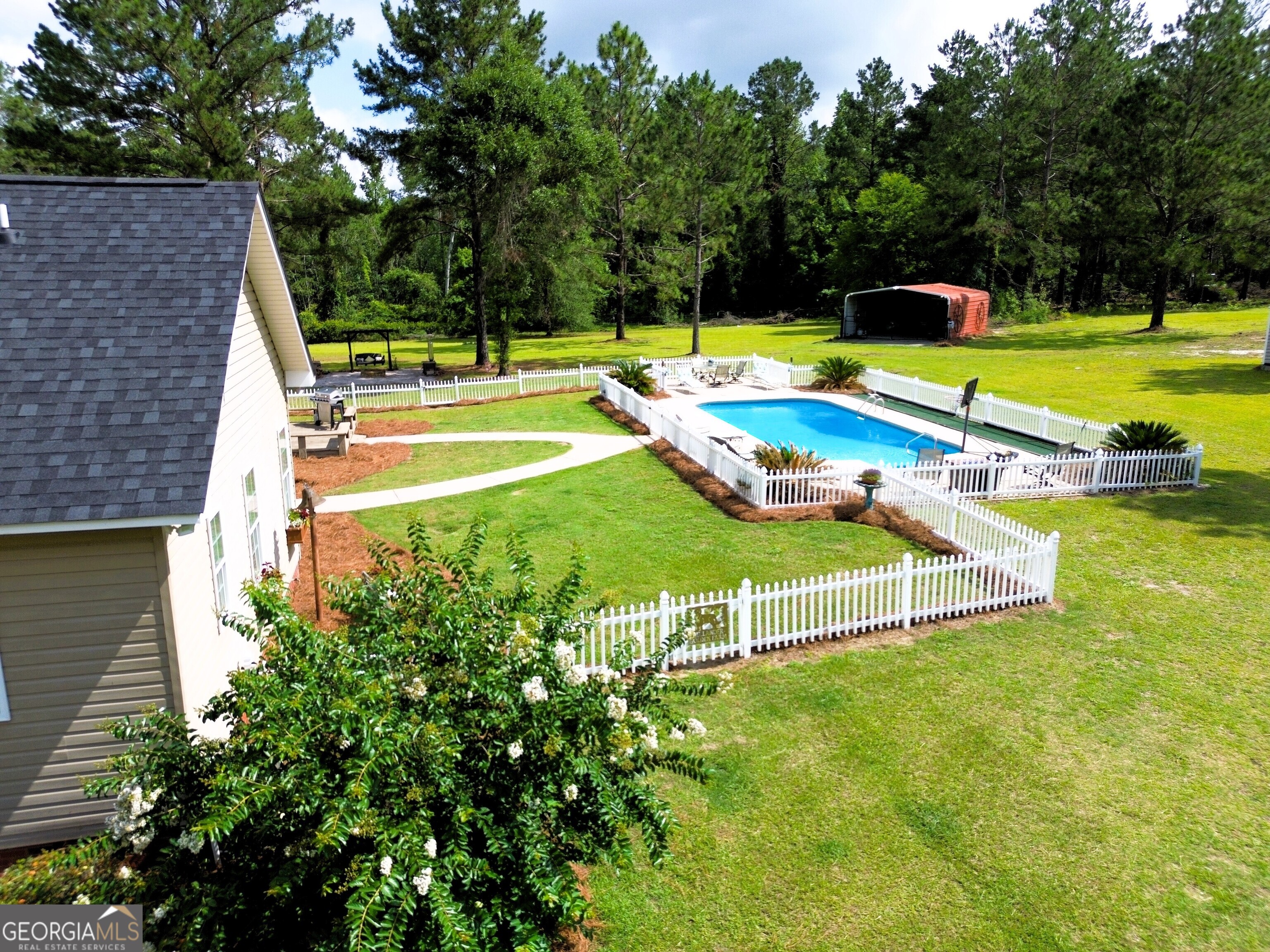 657 Halls Bridge RD