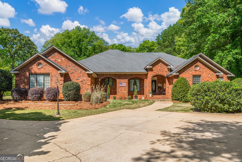 Photo of 1017 Riverside Drive, Lagrange, GA 30240 (MLS # 10730414)