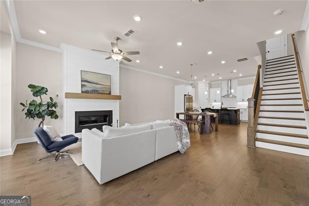 4570 Waterside PKWY