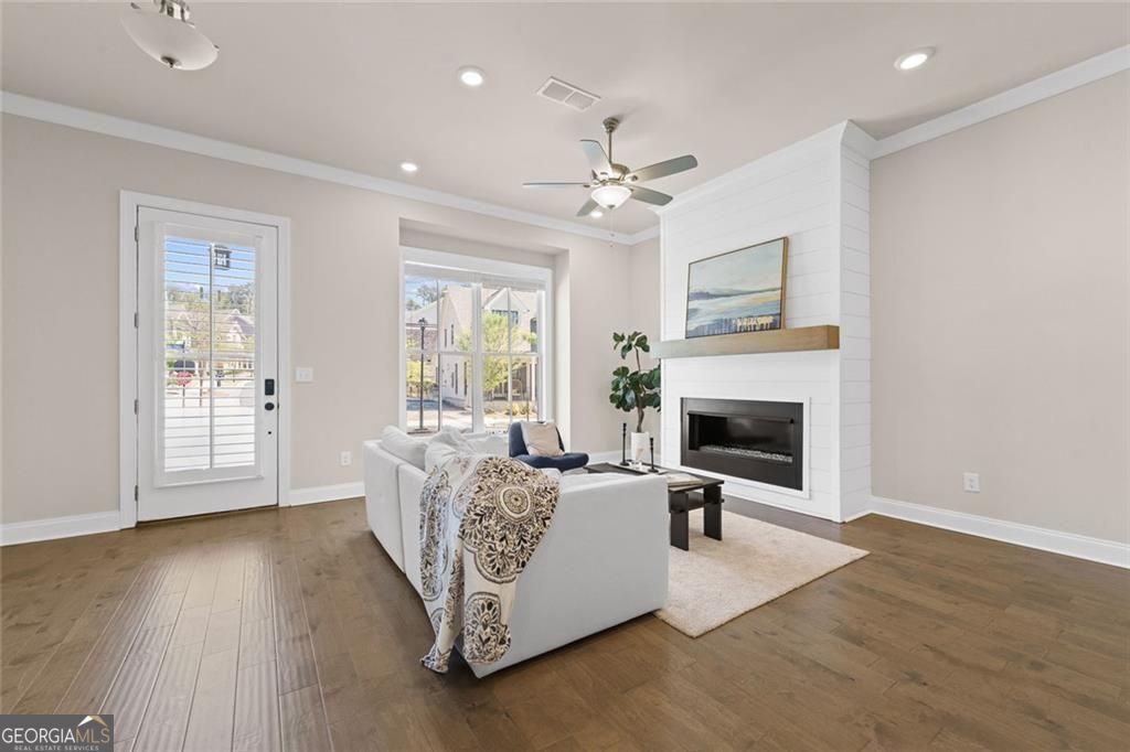 4570 Waterside PKWY