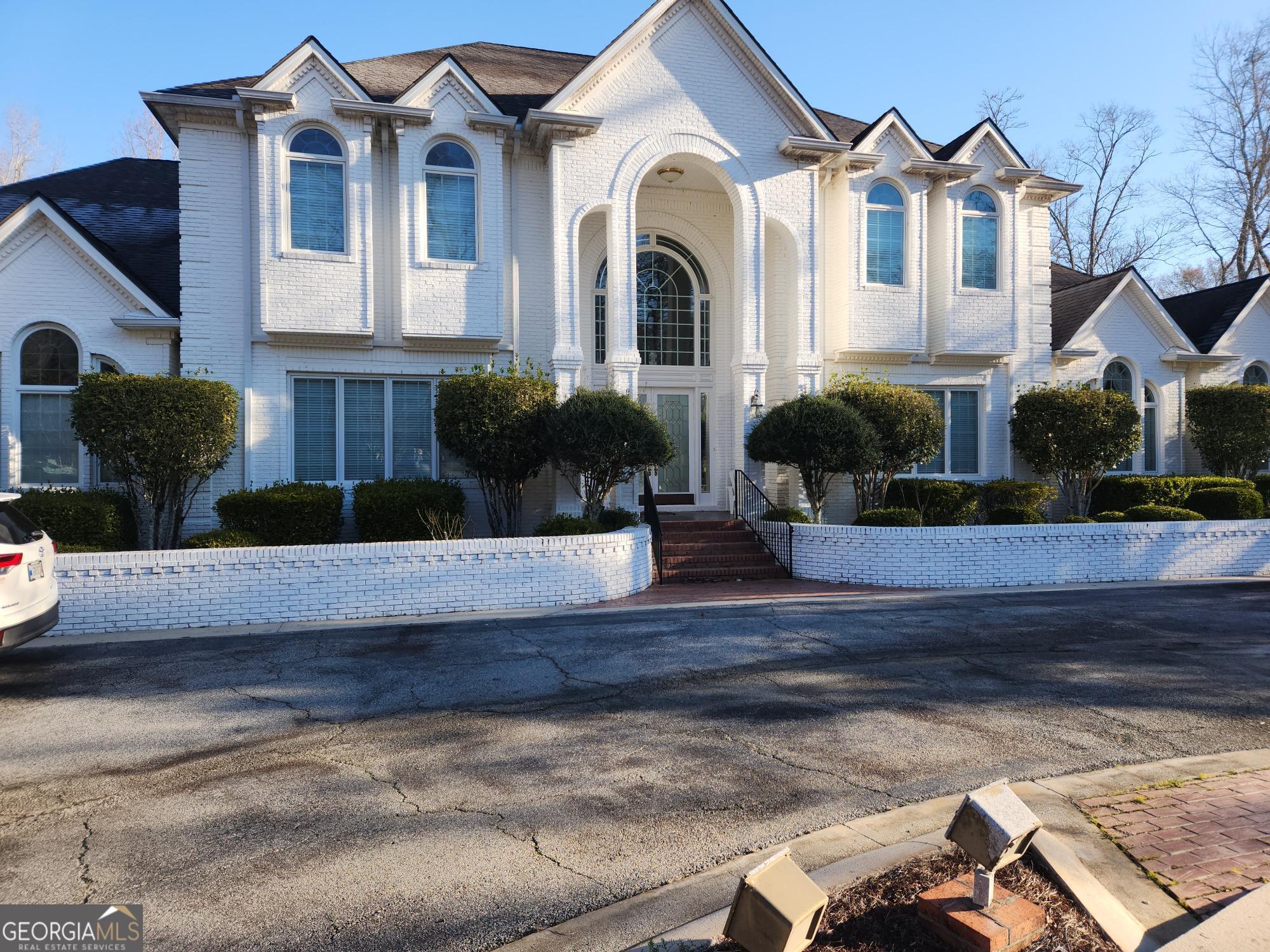 170 Howard Oaks DR